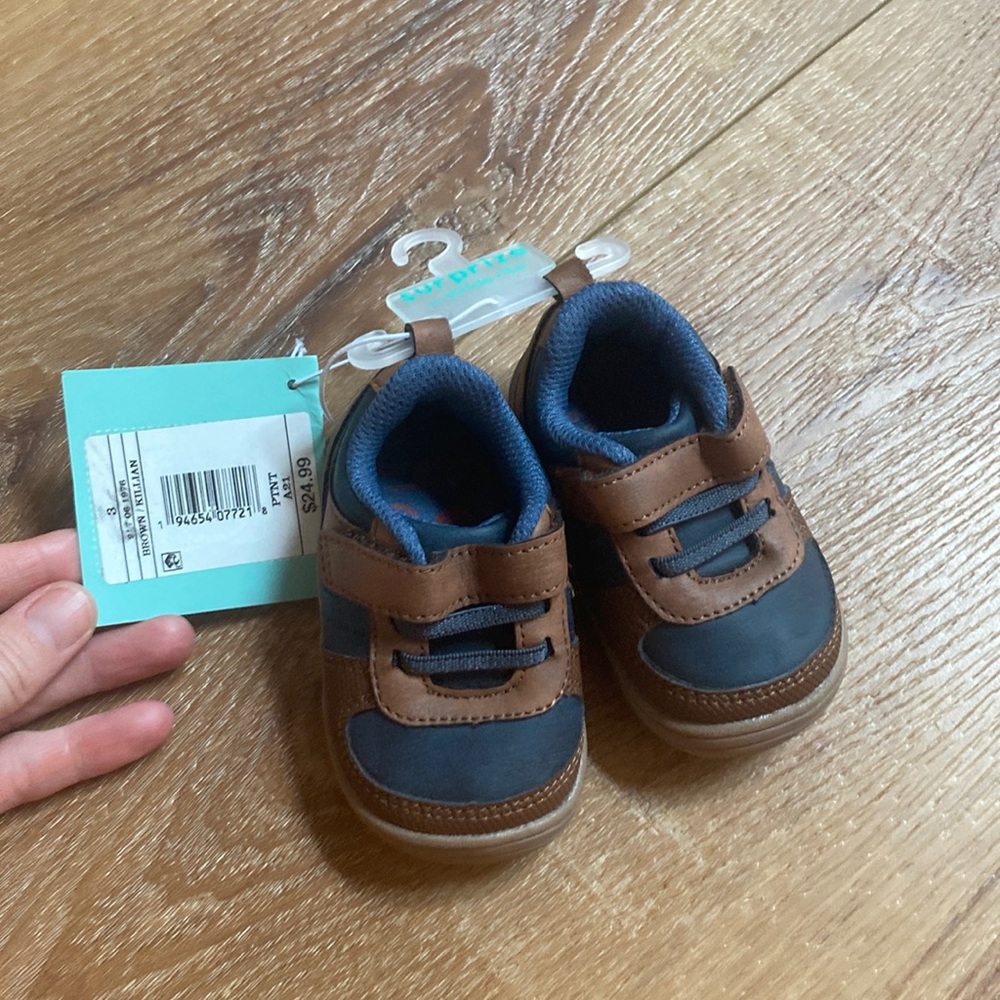 New baby shoes size 3